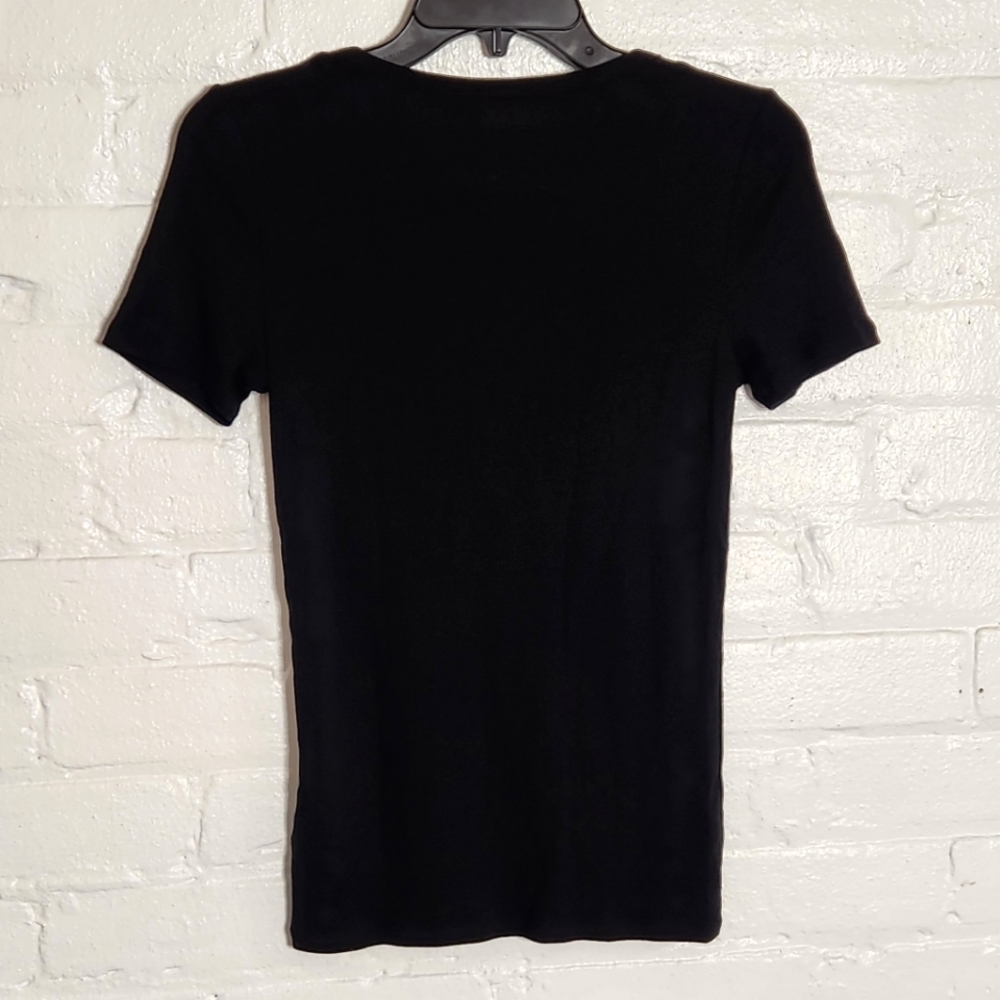 GAP 4-Button V-Neck Top - Picture 4 of 4